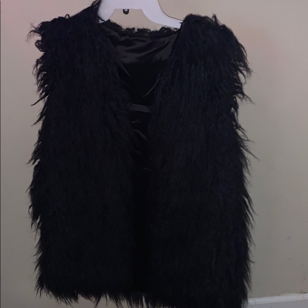 BLACK FUR VEST